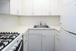 120 Horton Hwy, Mineola, NY 11501 - Photo 10