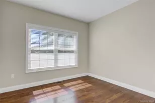 11 Lillian Ln, Plainview, NY 11803 - Photo 12