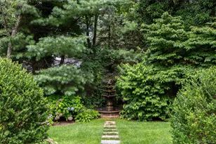 898 Chicken Valley Rd, Locust Valley, NY 11560 - Photo 40