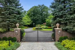 898 Chicken Valley Rd, Locust Valley, NY 11560 - Photo 44