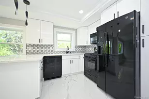 13-15 143rd St, Whitestone, NY 11357 - Photo 10