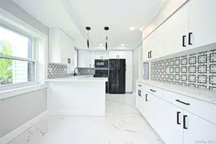 13-15 143rd St, Whitestone, NY 11357 - Photo 8