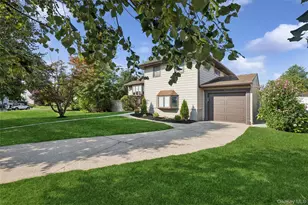 52 Narcissus Ave, Jericho, NY 11753 - Photo 2