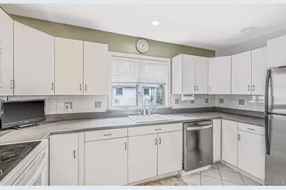 35 E 6th Street, Patchogue, NY 11772 - Photo 8