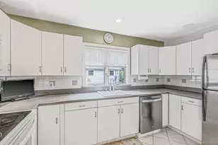 35 E 6th St, Patchogue, NY 11772 - Photo 8