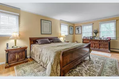 174 Lodge Avenue, Huntington Station, NY 11746 - Photo 10