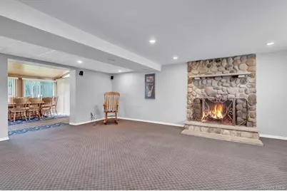 727 Peter Paul Drive, West Islip, NY 11795 - Photo 16