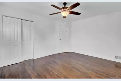 727 Peter Paul Drive, West Islip, NY 11795 - Photo 10