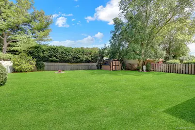 727 Peter Paul Drive, West Islip, NY 11795 - Photo 22