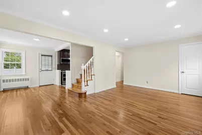 2 Dorset Lane, Farmingdale, NY 11735 - Photo 4