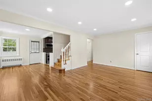 2 Dorset Ln, Farmingdale, NY 11735 - Photo 4
