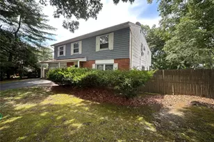 47 Andover Dr, Coram, NY 11727 - Photo 2