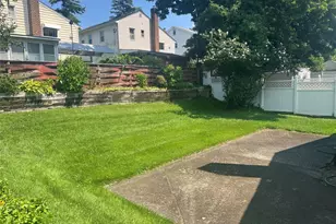 41-39 248th St, Little Neck, NY 11363 - Photo 18