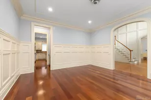 171 Stillwell Ln, Syosset, NY 11791 - Photo 10