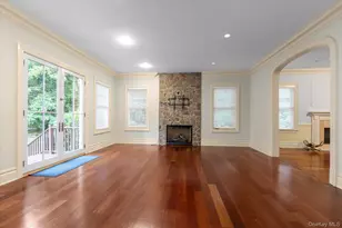 171 Stillwell Ln, Syosset, NY 11791 - Photo 8