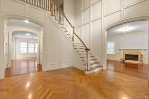 171 Stillwell Ln, Syosset, NY 11791 - Photo 4