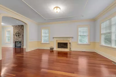 171 Stillwell Lane, Syosset, NY 11791 - Photo 6