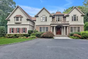 171 Stillwell Ln, Syosset, NY 11791 - Photo 2