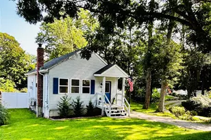 11 Huntington Rd, Sound Beach, NY 11789 - Photo 2