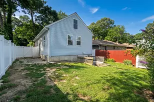11 Huntington Rd, Sound Beach, NY 11789 - Photo 20