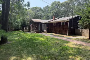 25 Columbia Ave, Westhampton, NY 11977 - Photo 2