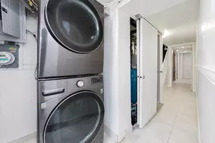 320 E 59th St, Brooklyn, NY 11203 - Photo 12