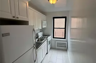 65 Old Mamaroneck Rd, White Plains, NY 10605 - Photo 4