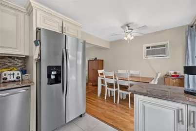 88 Crestwood Boulevard, Farmingdale, NY 11735 - Photo 10