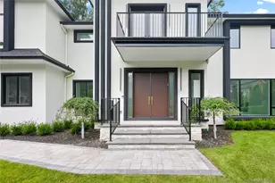 17 Wallenberg Cir, Monsey, NY 10952 - Photo 2