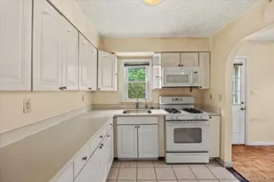 1037 Broadway, Westbury, NY 11590 - Photo 12