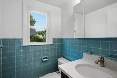 107 Lakeview Avenue, Scarsdale, NY 10583 - Photo 12