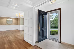 20 Earle Pl, Manhasset, NY 11030 - Photo 2