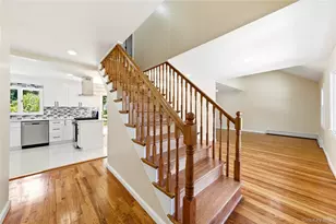 930 Park Dr, Wantagh, NY 11793 - Photo 6