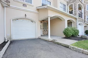 122 Bates Dr, Monsey, NY 10952 - Photo 2
