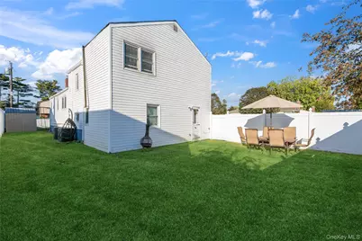 131 S 5th Street, Bethpage, NY 11714 - Photo 18