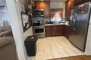 128-11 174th Pl, Jamaica, NY 11434 - Photo 4