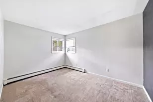 8 Roberts St, Mastic, NY 11950 - Photo 16