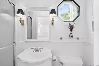 1 Bishop Avenue, Westhampton, NY 11977 - Photo 18