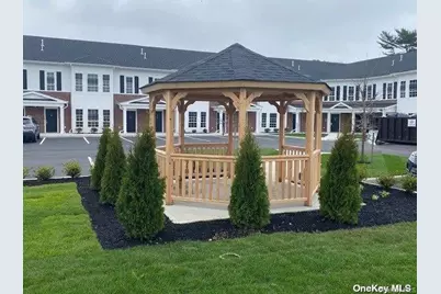 221 Eastview Drive #16, Central Islip, NY 11722 - Photo 8