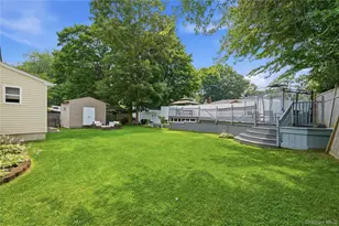 26 Probst Dr, Shirley, NY 11967 - Photo 22
