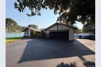 994 Old Medford Avenue, Farmingville, NY 11738 - Photo 10