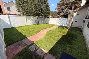 994 Old Medford Ave, Farmingville, NY 11738 - Photo 8