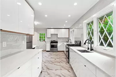 61 S Airmont Road, Suffern, NY 10901 - Photo 4