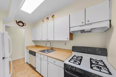 139-05 85 Drive #5E, Briarwood, NY 11435 - Photo 8