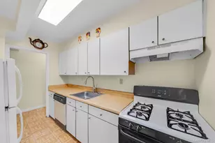 139-05 85th Dr, Briarwood, NY 11435 - Photo 8