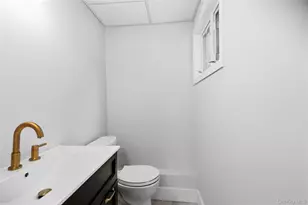6 Oatley Pl, Commack, NY 11725 - Photo 8