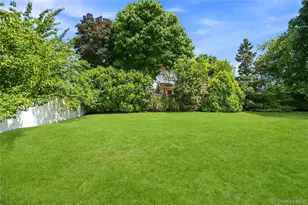 6 Oatley Pl, Commack, NY 11725 - Photo 34