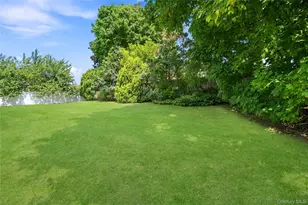 6 Oatley Pl, Commack, NY 11725 - Photo 30