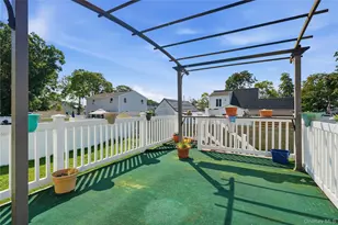835 7th St, West Babylon, NY 11704 - Photo 30