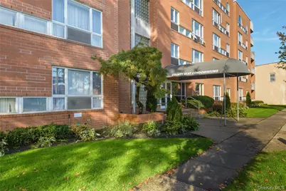 205 Mineola Boulevard #3G, Mineola, NY 11501 - Photo 1